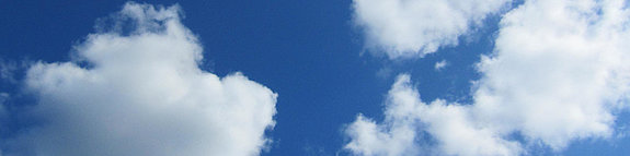 Referenzen Dies ist das Standardheaderbild. Es zeigt Wolken in einem sonnigen Himmel.